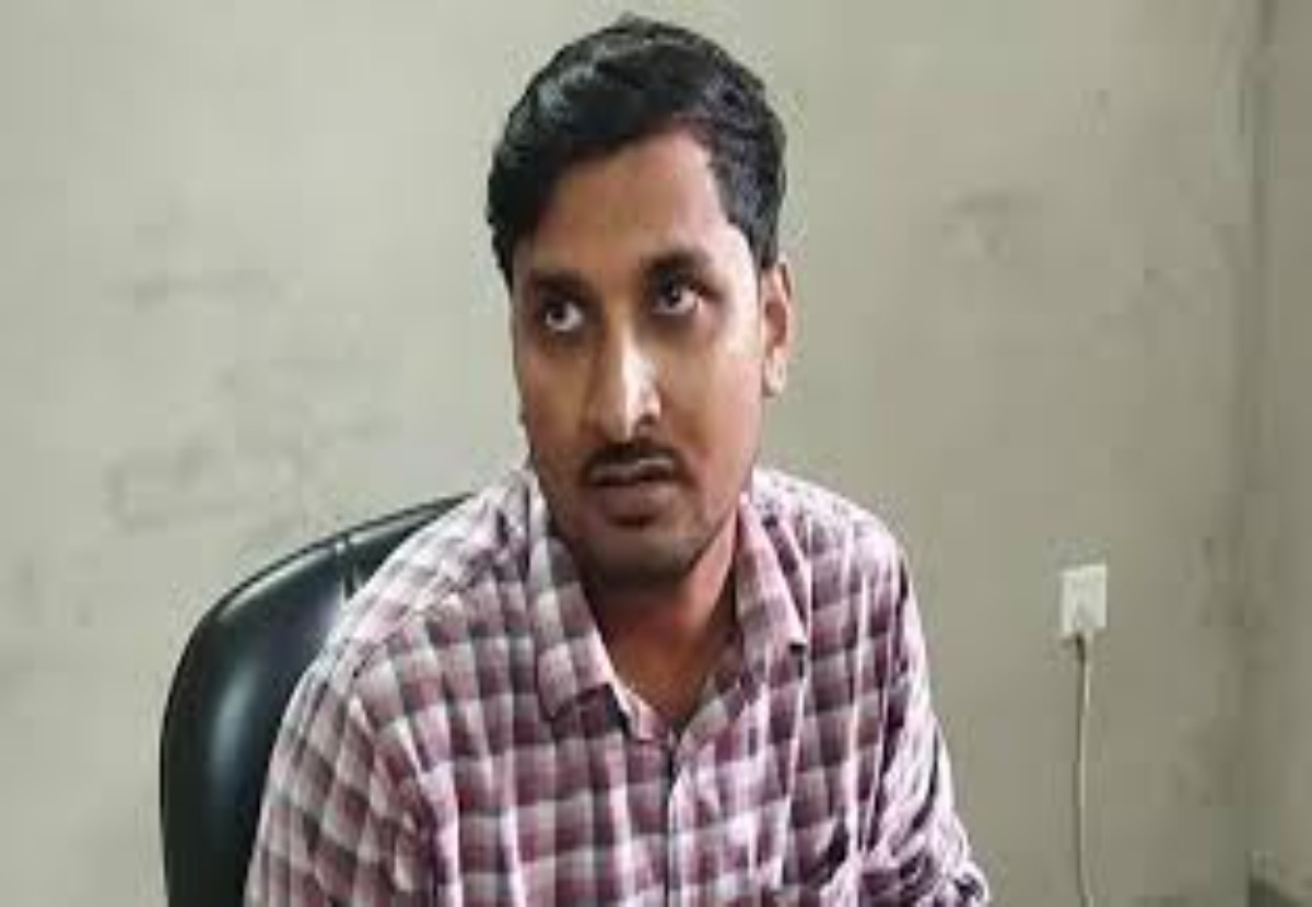 জুলাই আন্দোলনে হামলার অভিযোগে নোবিপ্রবি কর্মকর্তাক...